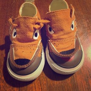 NEW Fox Converse Toddler Shoes size 5